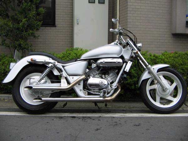 Honda Magna 750