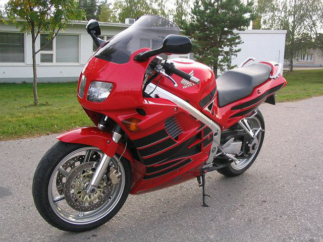 Honda VFR750/VFR750RK (RC-30)