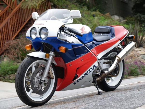 Honda VFR750/VFR750RK (RC-30)