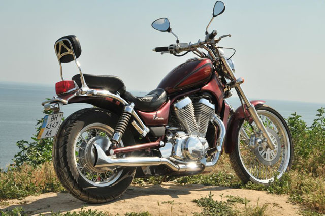 Suzuki Intruder 400 Boulevard