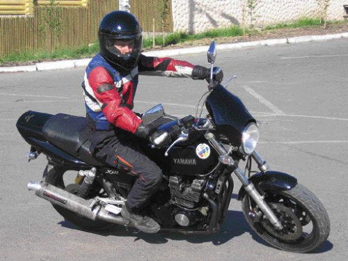 Мотоцикл Yamaha XJR 400