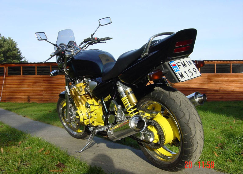 Мотоцикл Yamaha XJR 400