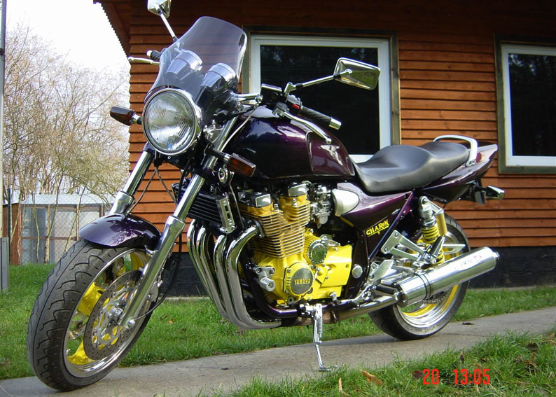 Мотоцикл Yamaha XJR 400