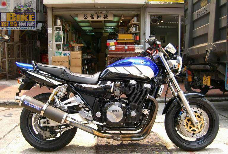 Мотоцикл Yamaha XJR 400