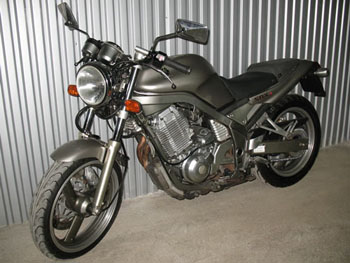 Yamaha SRX400